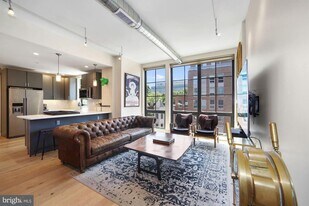 301 H St NE in Washington, DC - Building Photo