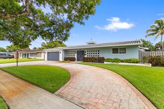 5281 SW 4th Ct in Plantation, FL - Building Photo - Building Photo