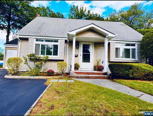 property at 19 15th St