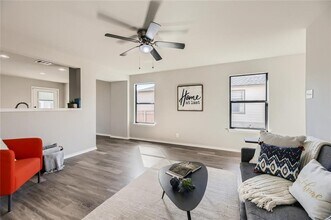 177 Karrie Dr in Kyle, TX - Building Photo - Building Photo