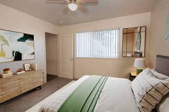 Coralaire Apartments in Sacramento, CA - Building Photo - Building Photo