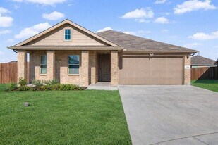 724 Basteen Ln in Justin, TX - Building Photo