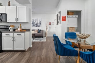 Envision in Mesa, AZ - Foto de edificio - Building Photo