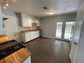 7712 Elderberry Dr in Austin, TX - Building Photo - Building Photo