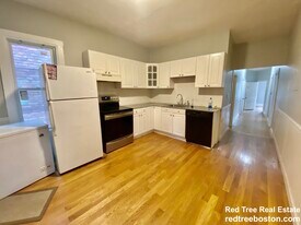 3142 Washington St, Unit 3 in Boston, MA - Building Photo
