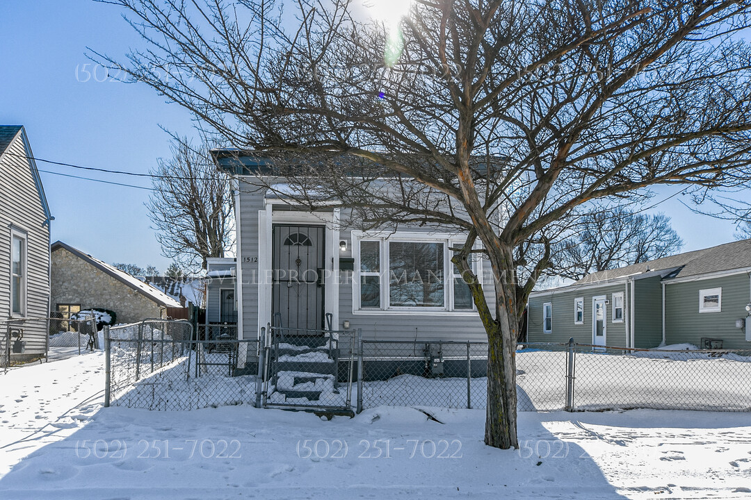 1512 Cedar St in Louisville, KY - Foto de edificio