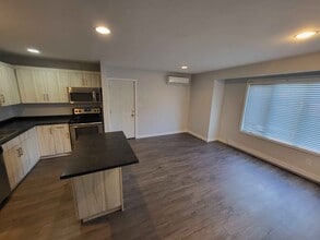 1520-1520 Logan Ave in Winnipeg, MB - Building Photo - Building Photo