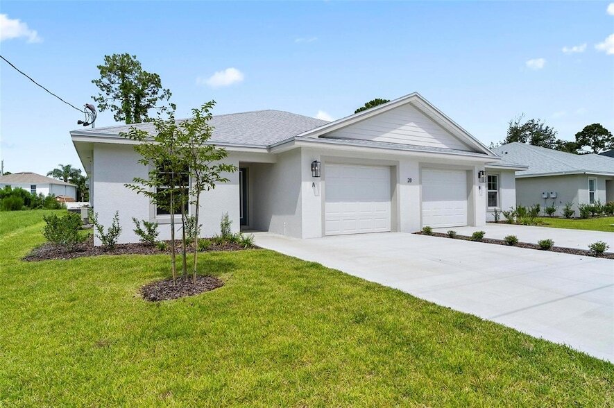 28 Rainstone Ln in Palm Coast, FL - Building Photo