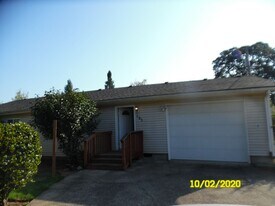 153 W Taylor St in Carlton, OR - Building Photo