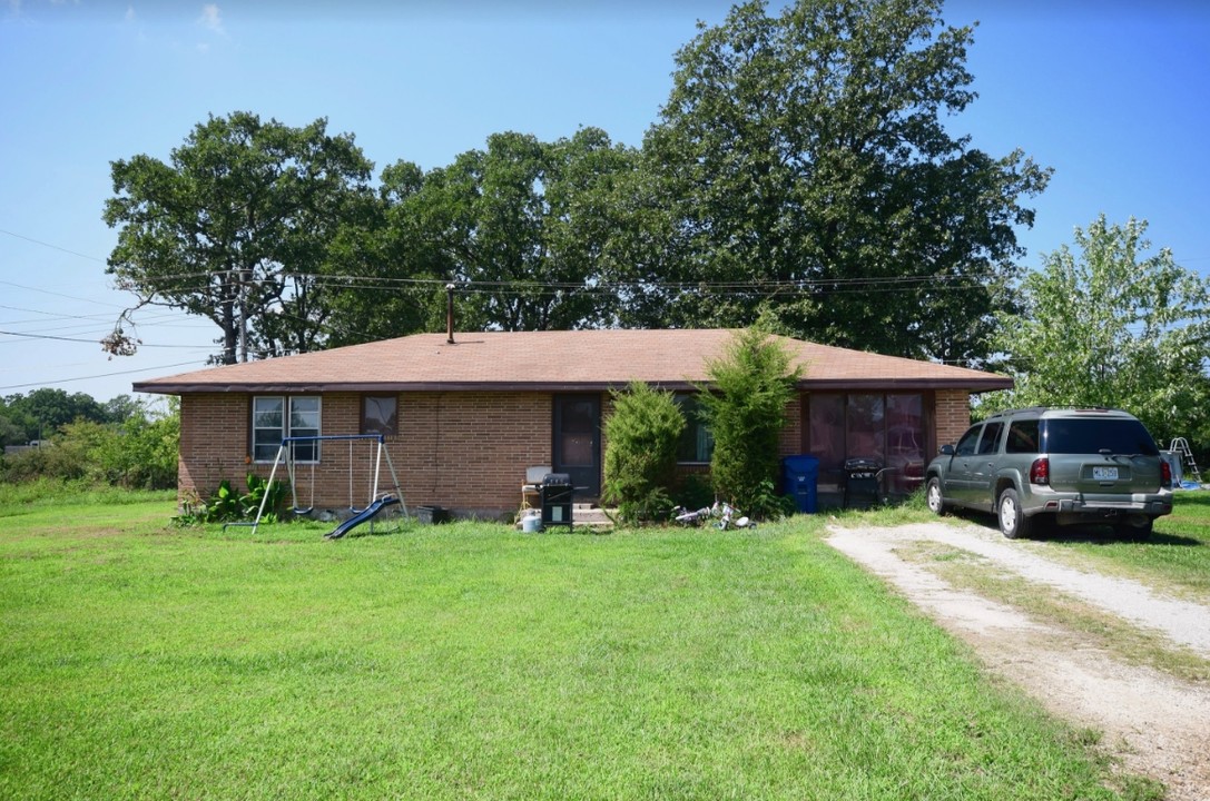 58 Hopkins Cir in Camdenton, MO - Building Photo