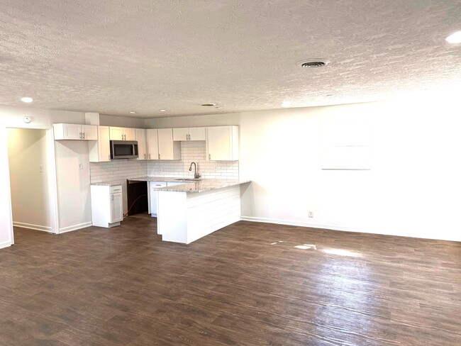 6929 TN-76 in Springfield, TN - Building Photo - Building Photo