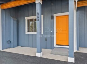 1682 SW Salmon Ave in Redmond, OR - Building Photo