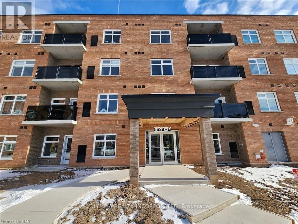 5629-5629 Swayze Dr in Niagara Falls, ON - Building Photo