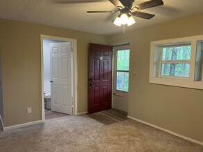 150 Thomas and Webb Rd-Unit -Unit 2 in Johnson City, TN - Building Photo - Building Photo