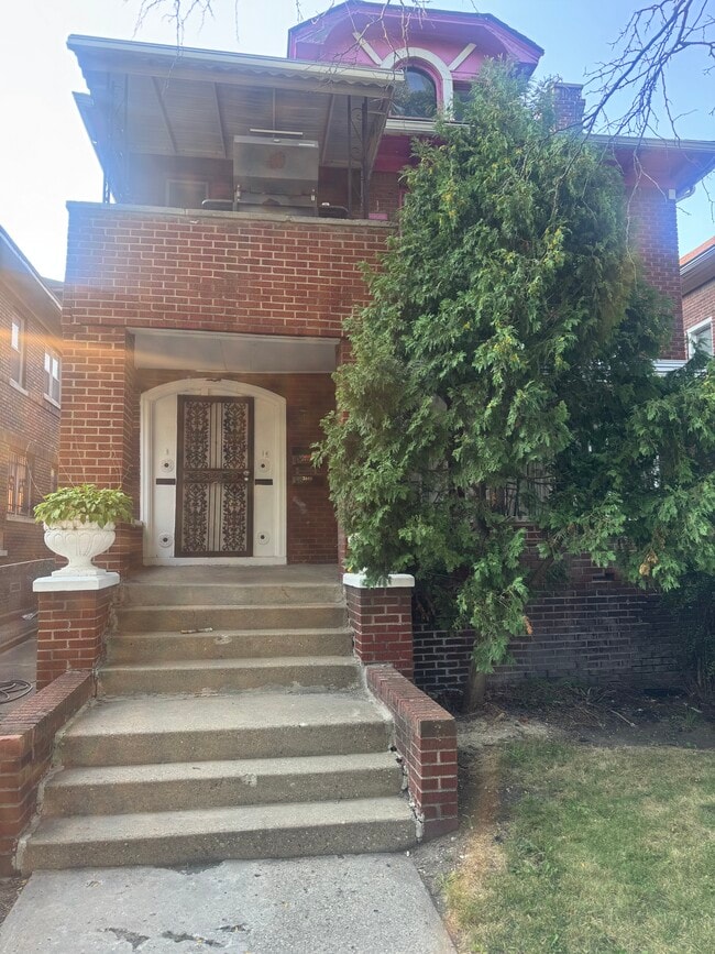 property at 3040 Fullerton Ave