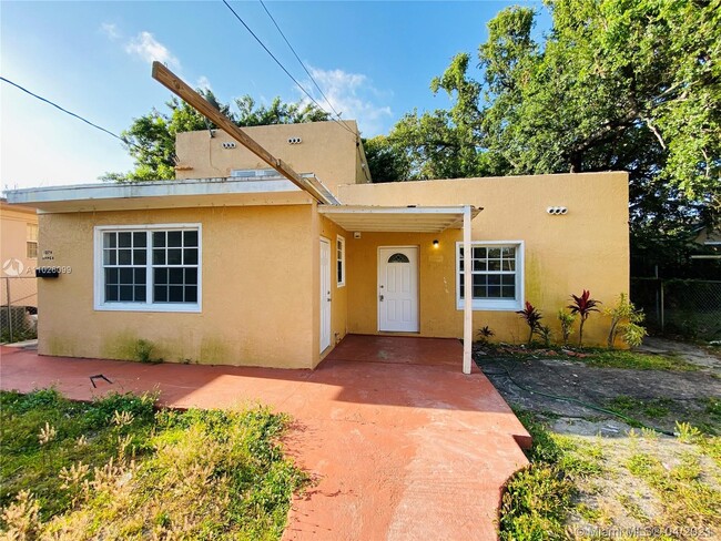 1278 NW 44th St in Miami, FL - Building Photo - Building Photo