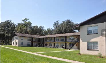 Colonial Square Apartments in Bartow, FL - Building Photo - Building Photo