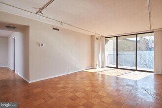 4 Monroe St-Unit -302 in Rockville, MD - Building Photo - Building Photo