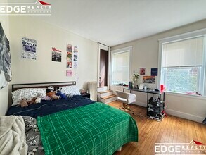 72 Egmont St, Unit 2 in Brookline, MA - Building Photo - Building Photo