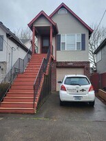 1608 SE 43rd Ave in Portland, OR - Building Photo
