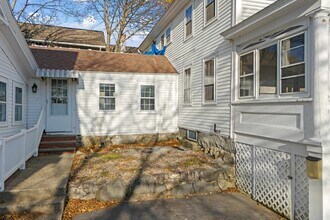 80 Lafayette Rd in Hampton Falls, NH - Building Photo - Building Photo