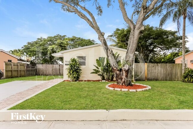 1530 N 68th Ave in Hollywood, FL - Building Photo - Building Photo