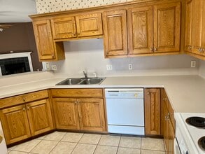 26 Wellington Dr in Longview, TX - Building Photo - Building Photo