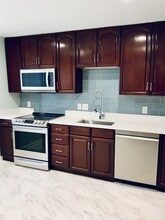4102 Washington Blvd in Arlington, VA - Foto de edificio - Building Photo