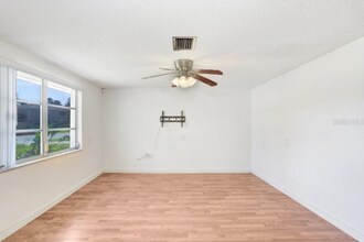 5510 Berlin Dr in Port Richey, FL - Building Photo - Building Photo