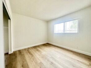 20445 Saticoy St in Los Angeles, CA - Building Photo - Building Photo
