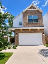 303 Queen Sude Ln in Houston, TX - Building Photo