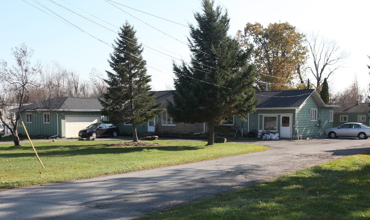 9315 Main St in Clarence, NY - Building Photo