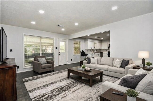 property at 2404 Oaks Dr