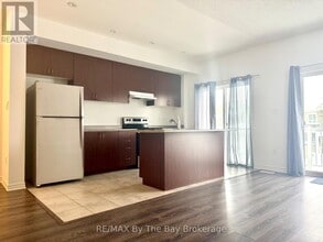 20 Hills Thistle Dr in Wasaga Beach, ON - Building Photo - Building Photo