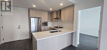 518-1518 Clarke Rd in Coquitlam, BC - Building Photo - Building Photo