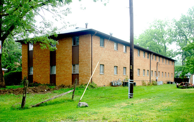 6262 Eastridge Dr in Indianapolis, IN - Foto de edificio - Building Photo