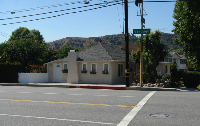 1766 Wabasso Way in Glendale, CA - Building Photo - Building Photo