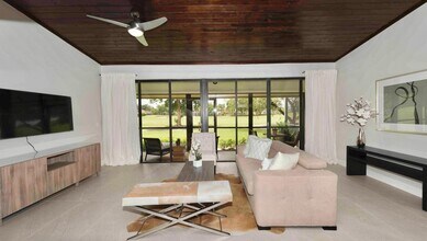 293 Old Meadow Way in Palm Beach Gardens, FL - Building Photo - Building Photo