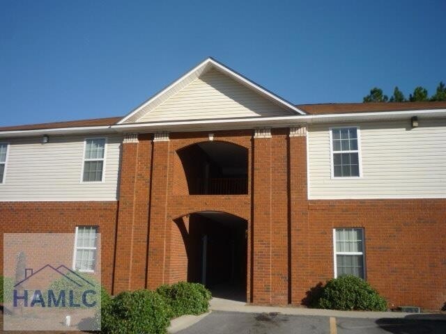 135 Rolland St in Hinesville, GA - Foto de edificio