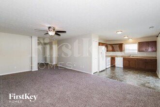 582 Cross Wind Dr in Greenwood, IN - Building Photo - Building Photo
