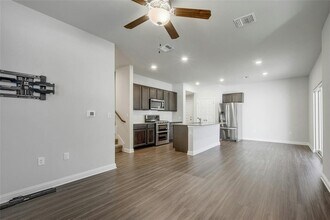 7800 Moody Bend in Austin, TX - Building Photo - Building Photo
