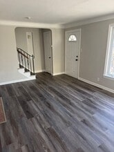 4935 Edsal Dr in Lyndhurst, OH - Building Photo - Building Photo