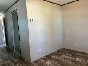 17031 US-301 in Dade City, FL - Building Photo - Building Photo