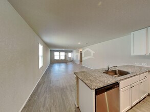 10419 Varmus Dr in Converse, TX - Building Photo - Building Photo