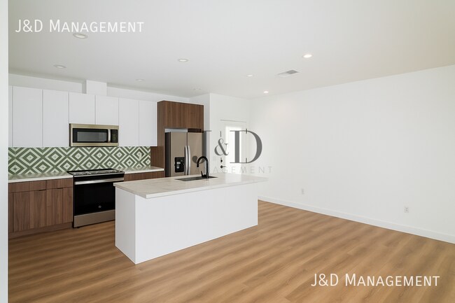 6256 Stewart St in San Diego, CA - Building Photo - Building Photo