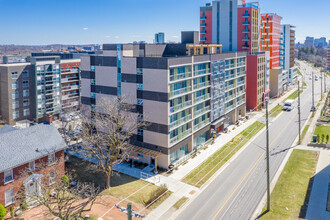 Sage Platinum in Waterloo, ON - Building Photo - Building Photo