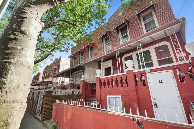 678 Wyona St in Brooklyn, NY - Building Photo - Other