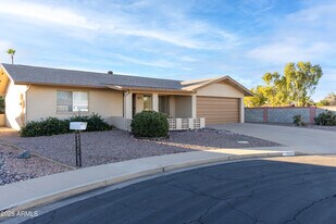 4021 E Carol Cir in Mesa, AZ - Building Photo