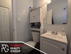 1520 W Melrose St, Unit 2R in Chicago, IL - Building Photo - Building Photo