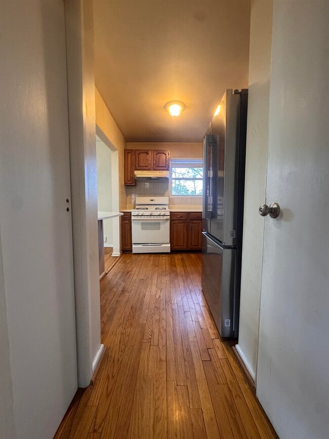 5 Towers St in Jersey City, NJ - Building Photo - Building Photo